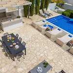 فيلة Milos Lifestyle H27